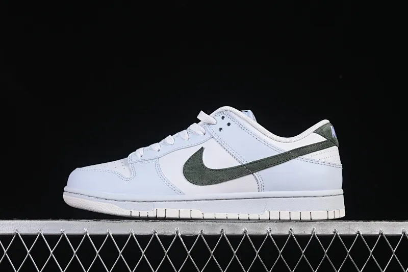 All categories Nk SB Dunk Series Nk SB Dunk Low High-end customized low-top sneakers Nike SB Dunk Low Light blue green hook low-top casual sneakers IM3371-030